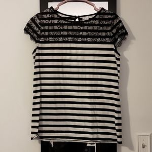 Elle black and white stripe tee